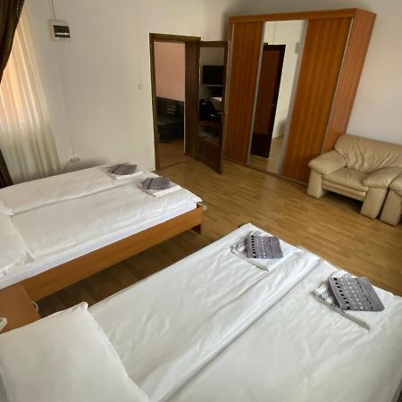 Permissive Villa Cluj-Napoca Eksteriør bilde